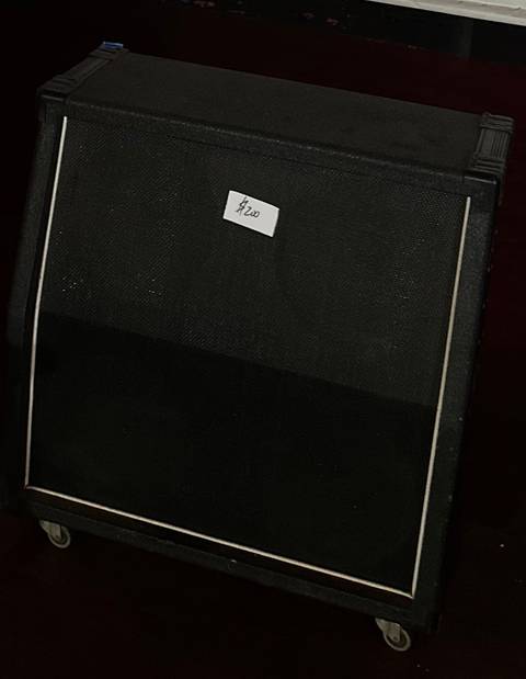 Crate 4x12 slant cab on wheels